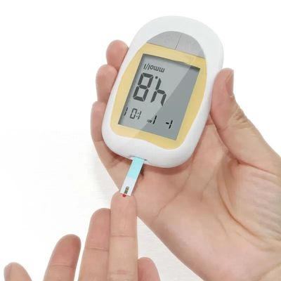 よい価格 50の糖尿病性IVDテスト ストリップが付いている医学の測定の血糖Glucometer オンライン