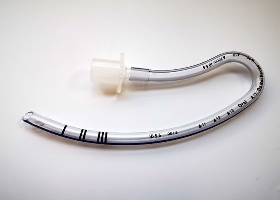 購入 鼻5.5mmの口頭Endotracheal挿管法によるポリ塩化ビニールのEndotracheal管 オンライン製造